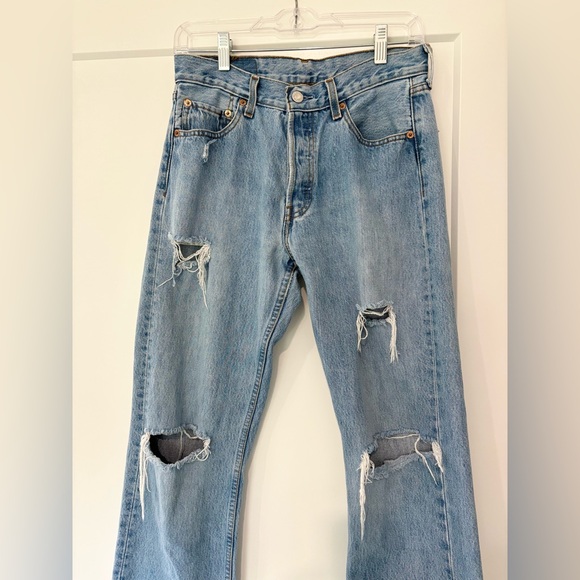 Levi’s Rare Vintage Light Wash 2004 Buttonfly 501  Straight Leg Distressed Jeans - Picture 6 of 12